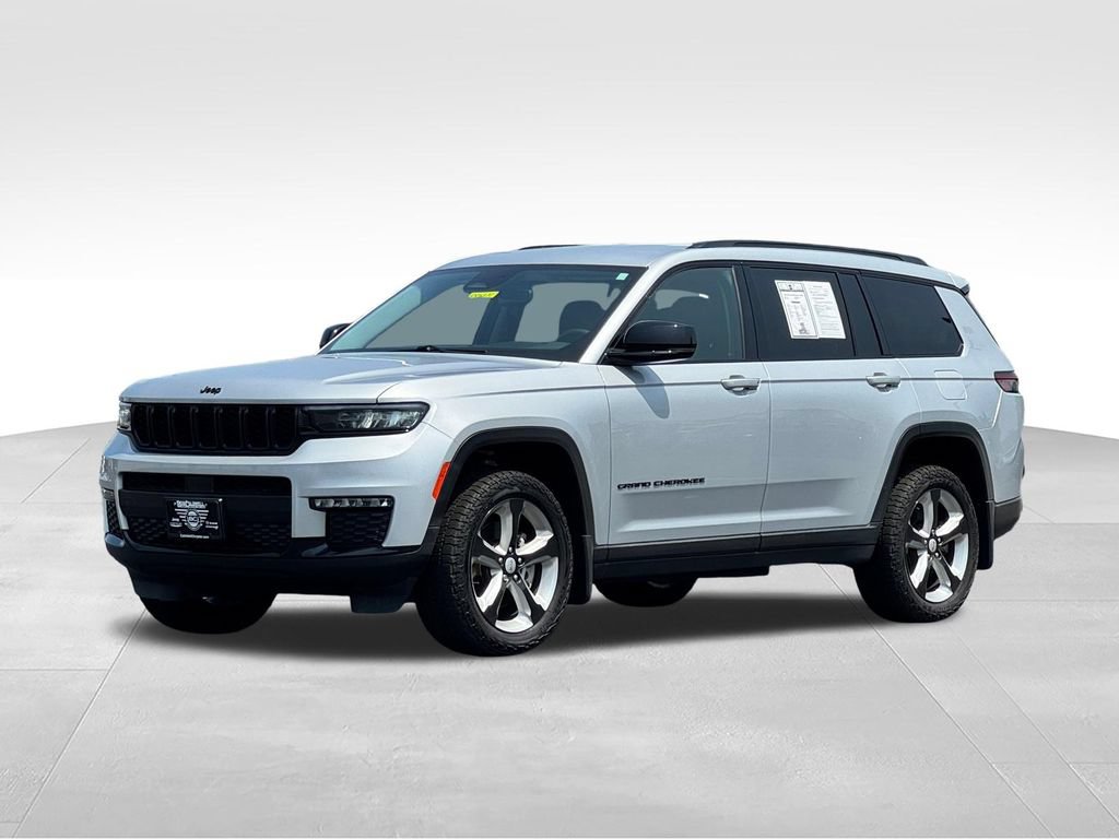 Used 2023 Jeep Grand Cherokee L Limited w/ Black Appearance Package AWD/4WD image 3