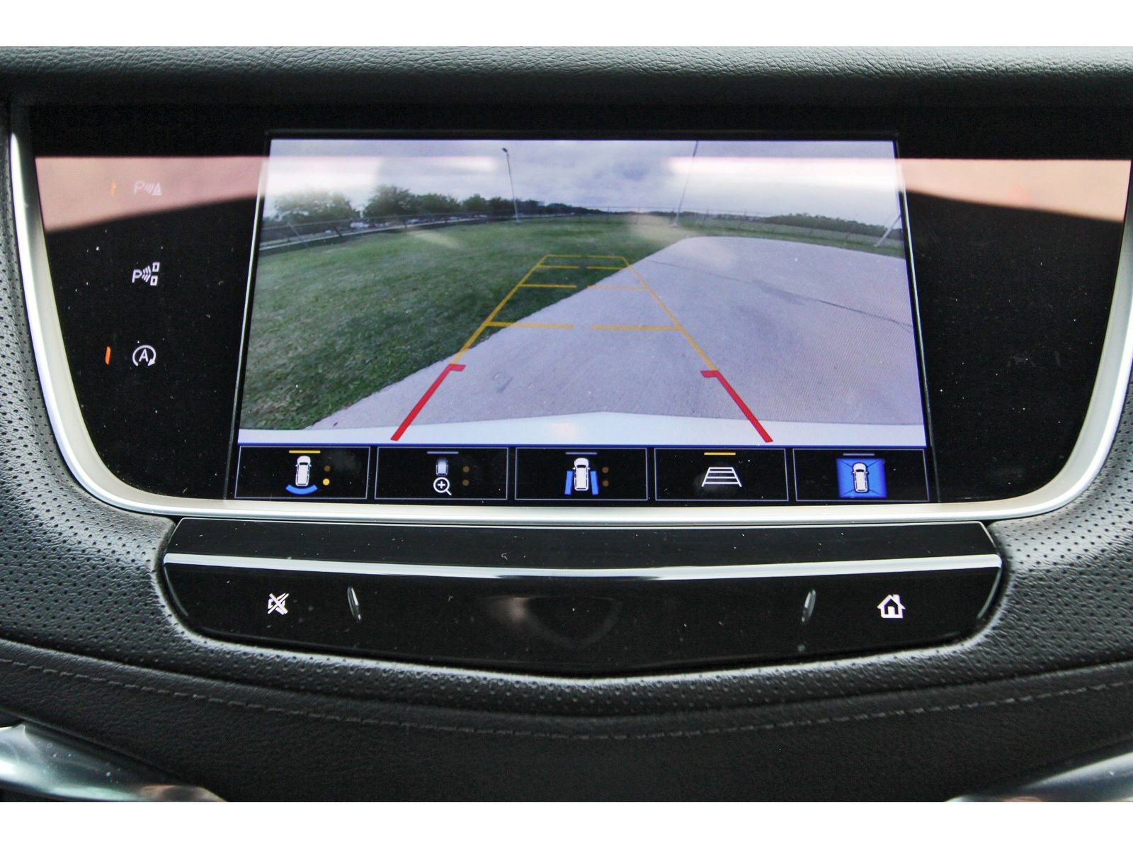 Used 2023 Cadillac XT5 Premium Luxury w/ Technology Package FWD image 25