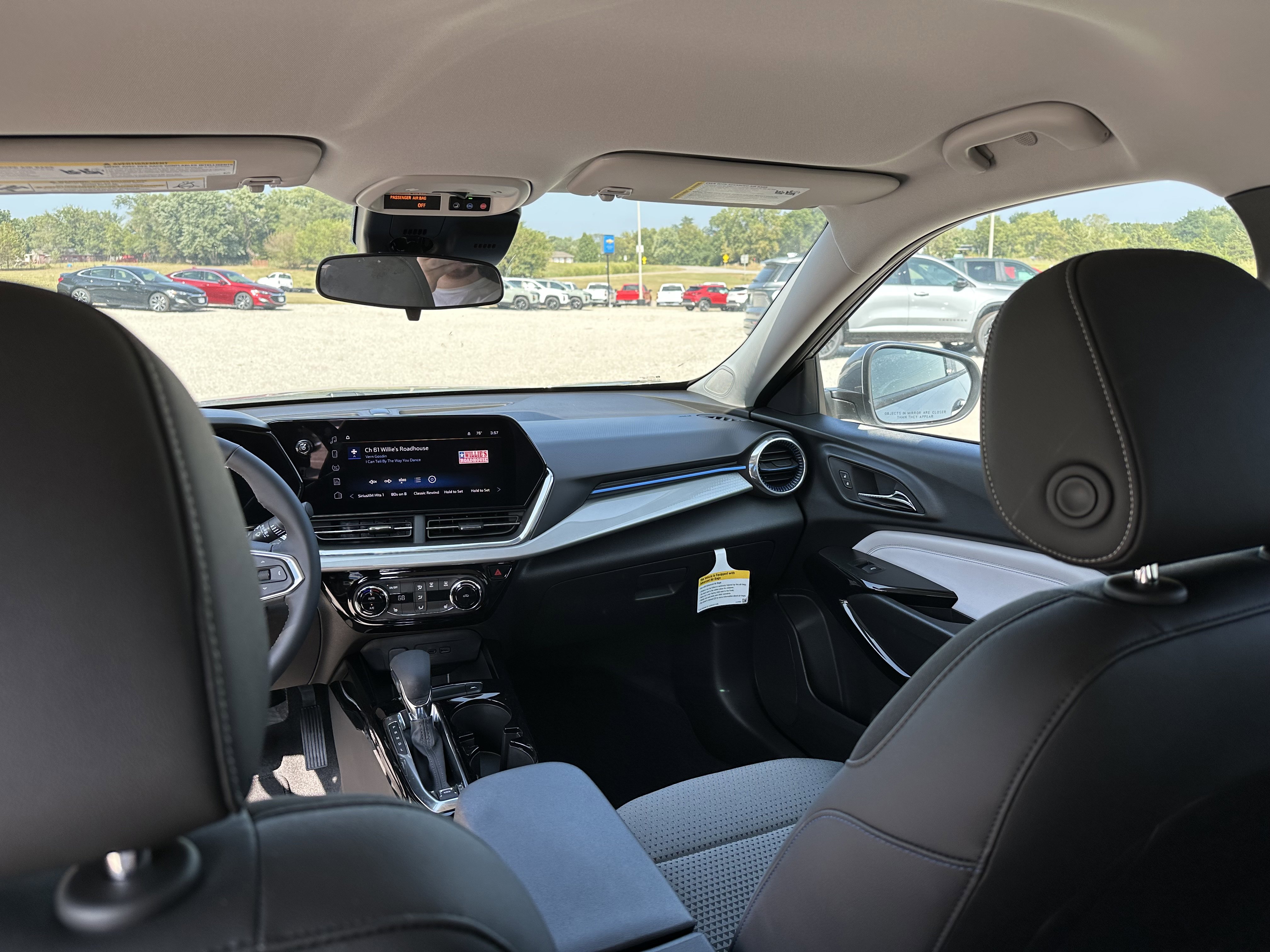 New 2025 Chevrolet Trax LT w/ Driver Confidence Package image 22