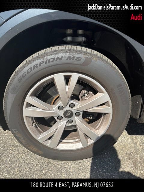 Used 2025 Audi Q5 Premium w/ Convenience Package AWD/4WD image 24