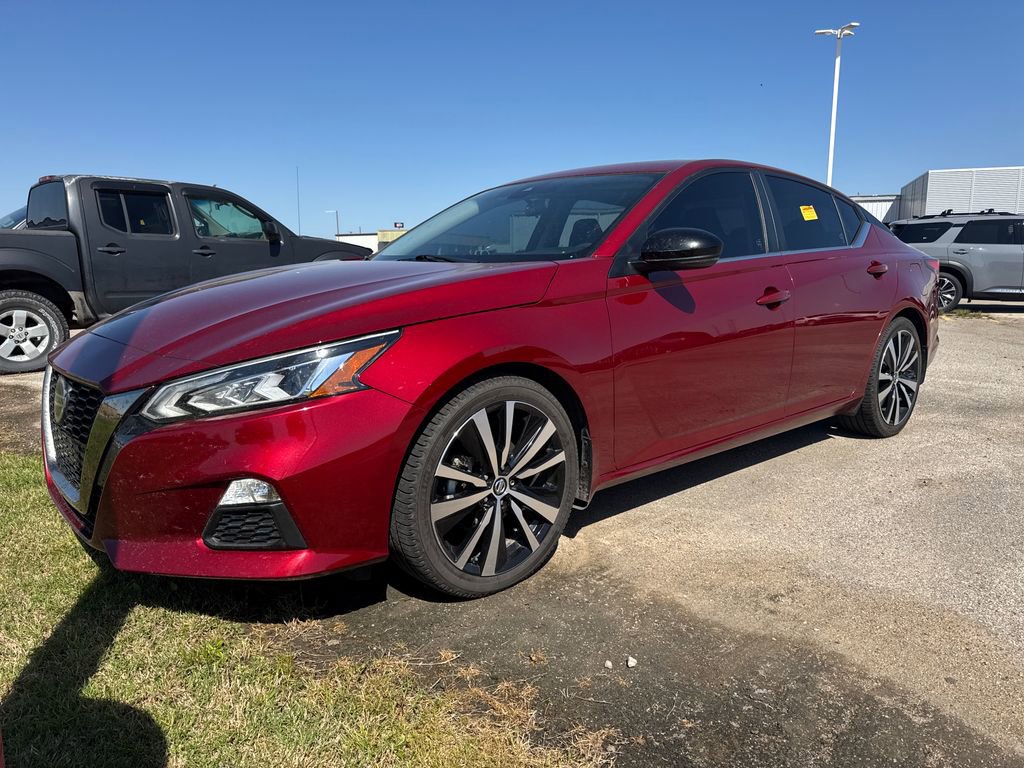 Used 2021 Nissan Altima 2.5 SR w/ SR Premium Package FWD image 1