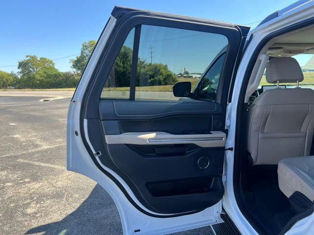 Used 2022 Ford Expedition Limited RWD image 15
