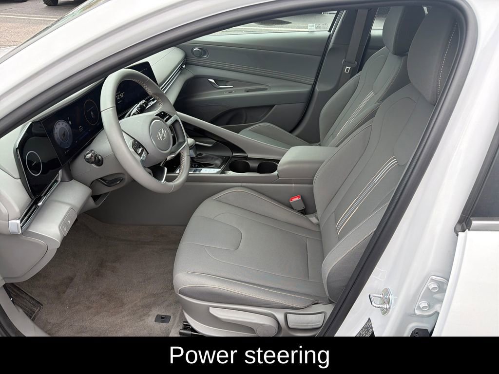 Used 2025 Hyundai Elantra SEL w/ Cargo Package FWD image 13