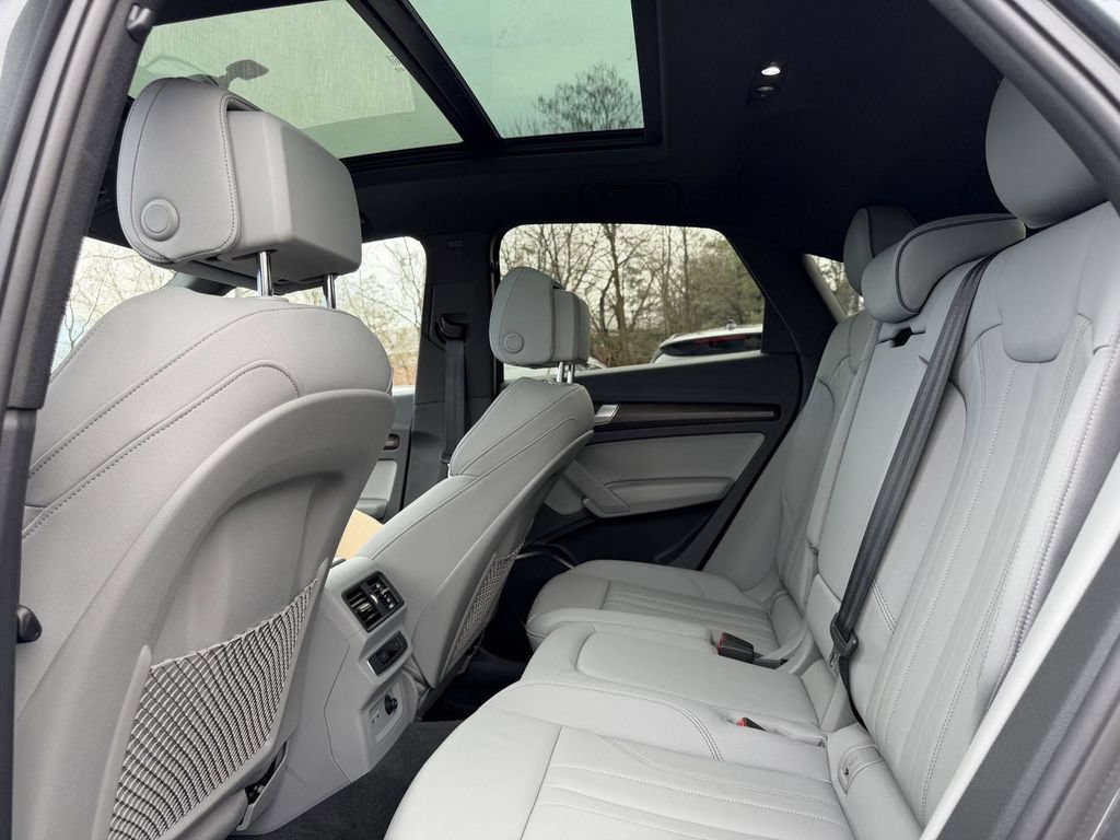 Used 2025 Audi Q5 2.0T Premium AWD/4WD image 26