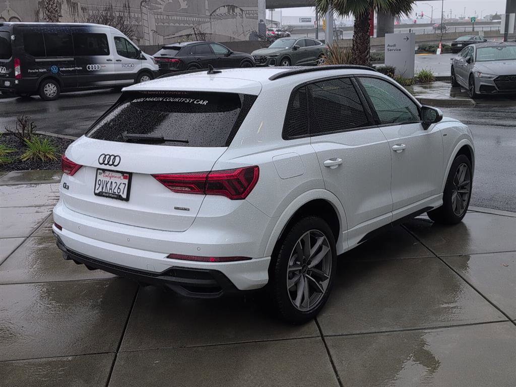 Used 2025 Audi Q3 2.0T Premium w/ Convenience Package image 5
