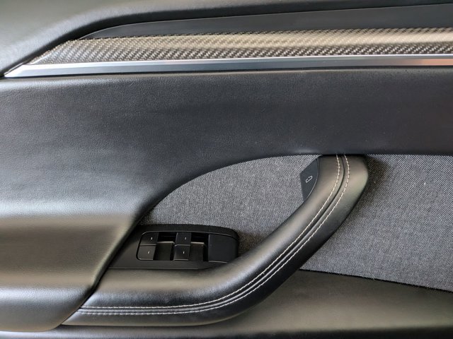 Used 2022 Tesla Model X Plaid image 14