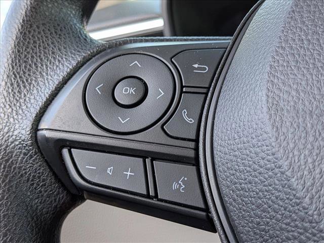 Used 2022 Toyota Corolla Cross L image 11