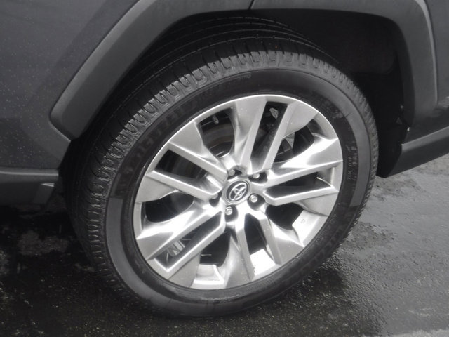 Used 2020 Toyota RAV4 XLE Premium image 5