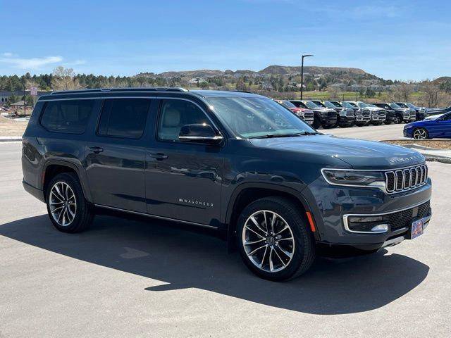 Certified 2024 Jeep Wagoneer L Series III w/ Premium Group I AWD/4WD image 9