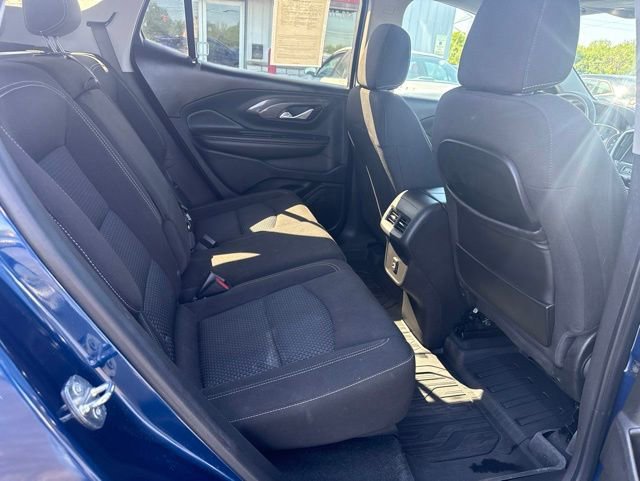 Used 2023 GMC Terrain SLE w/ LPO, Floor Liner Package FWD image 9