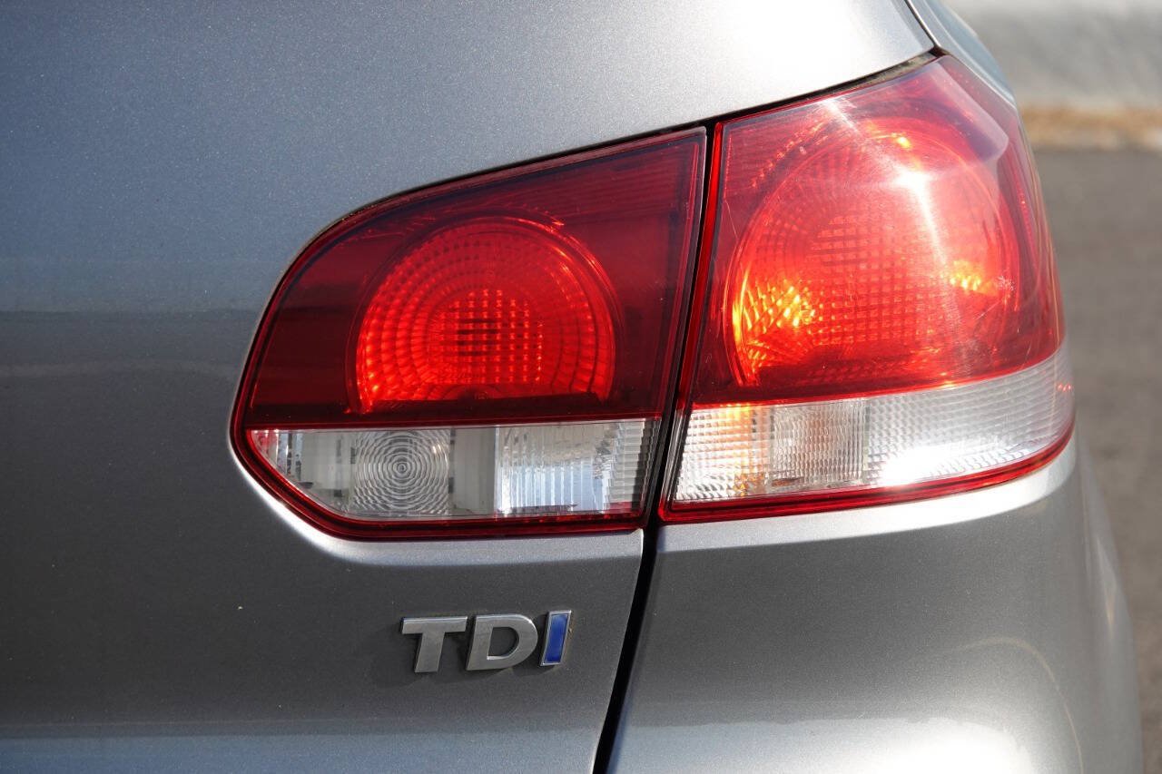 Used 2011 Volkswagen Golf TDI FWD image 26