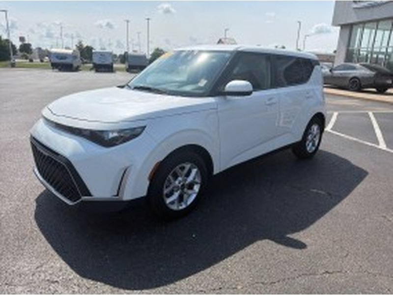 Used 2024 Kia Soul LX w/ Option Group 015 FWD image 9