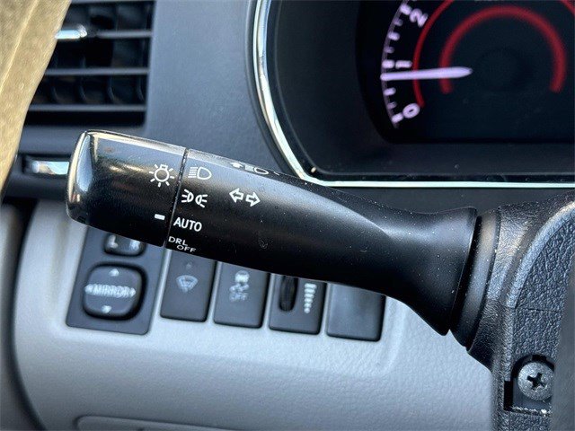 Used 2013 Toyota Highlander 4WD image 25