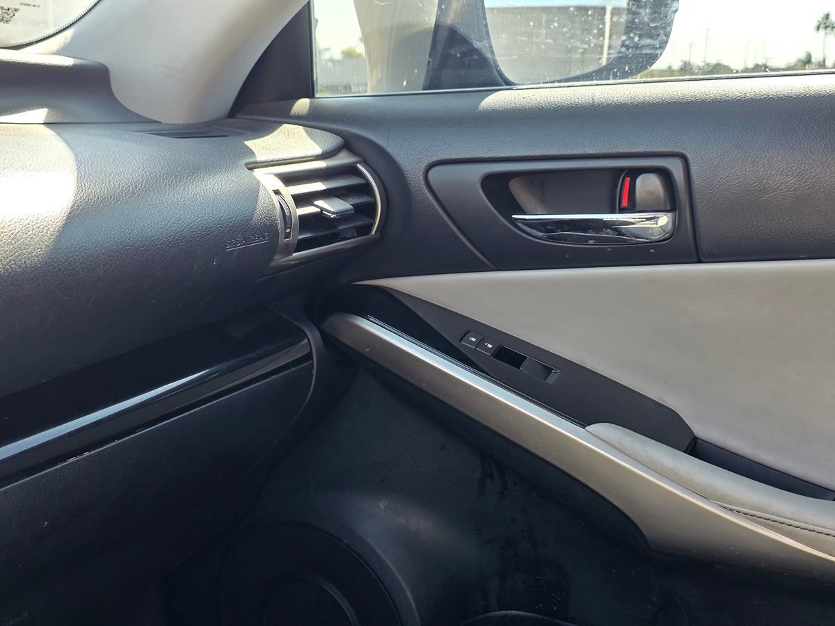 Used 2016 Lexus IS 200t RWD image 31