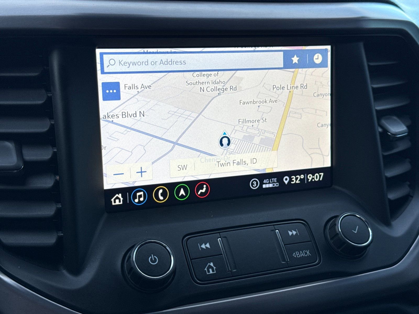 Used 2020 GMC Acadia AT4 w/ Driver Alert Package II image 22