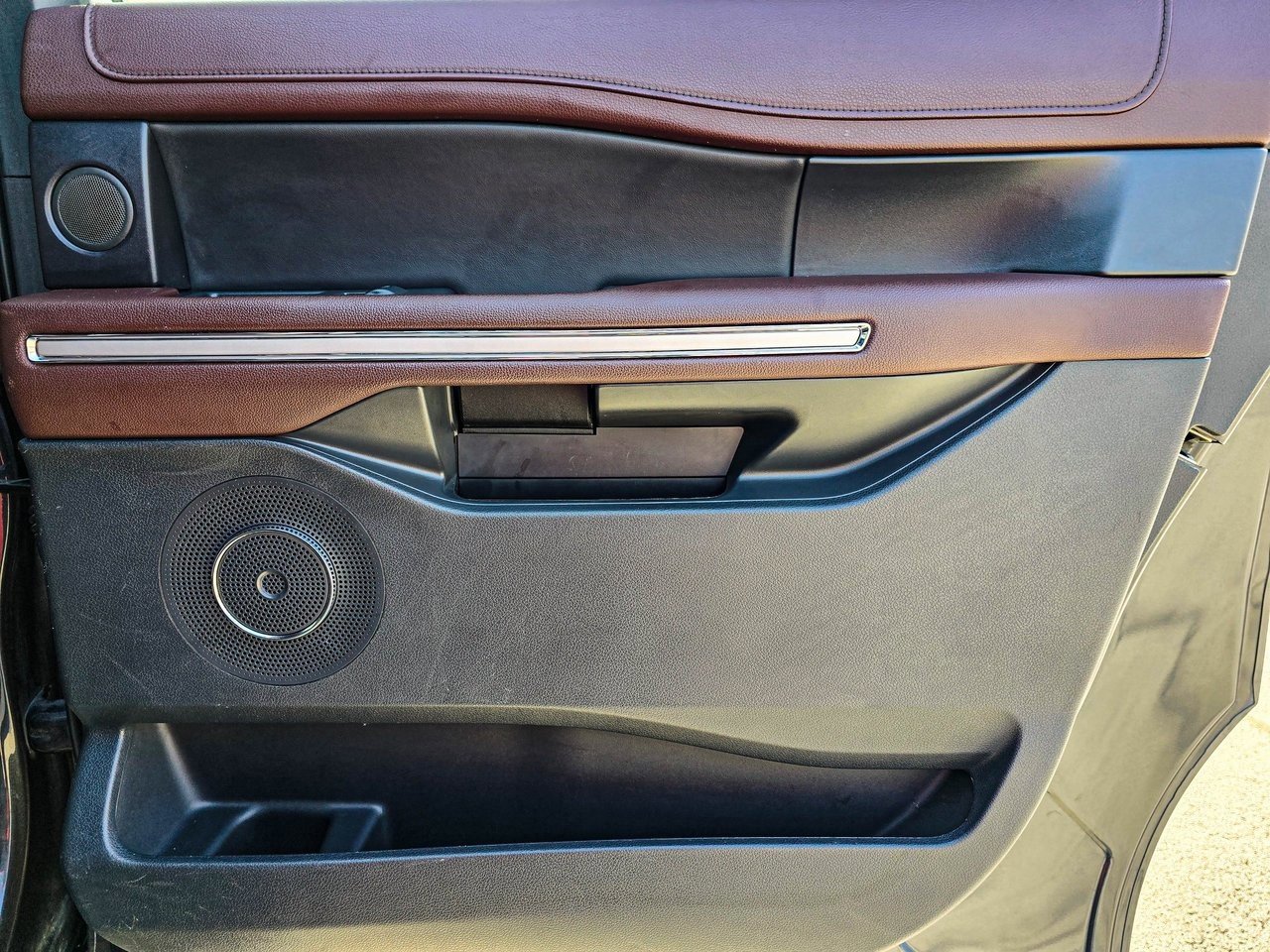 Used 2024 Ford Expedition Max Limited image 39