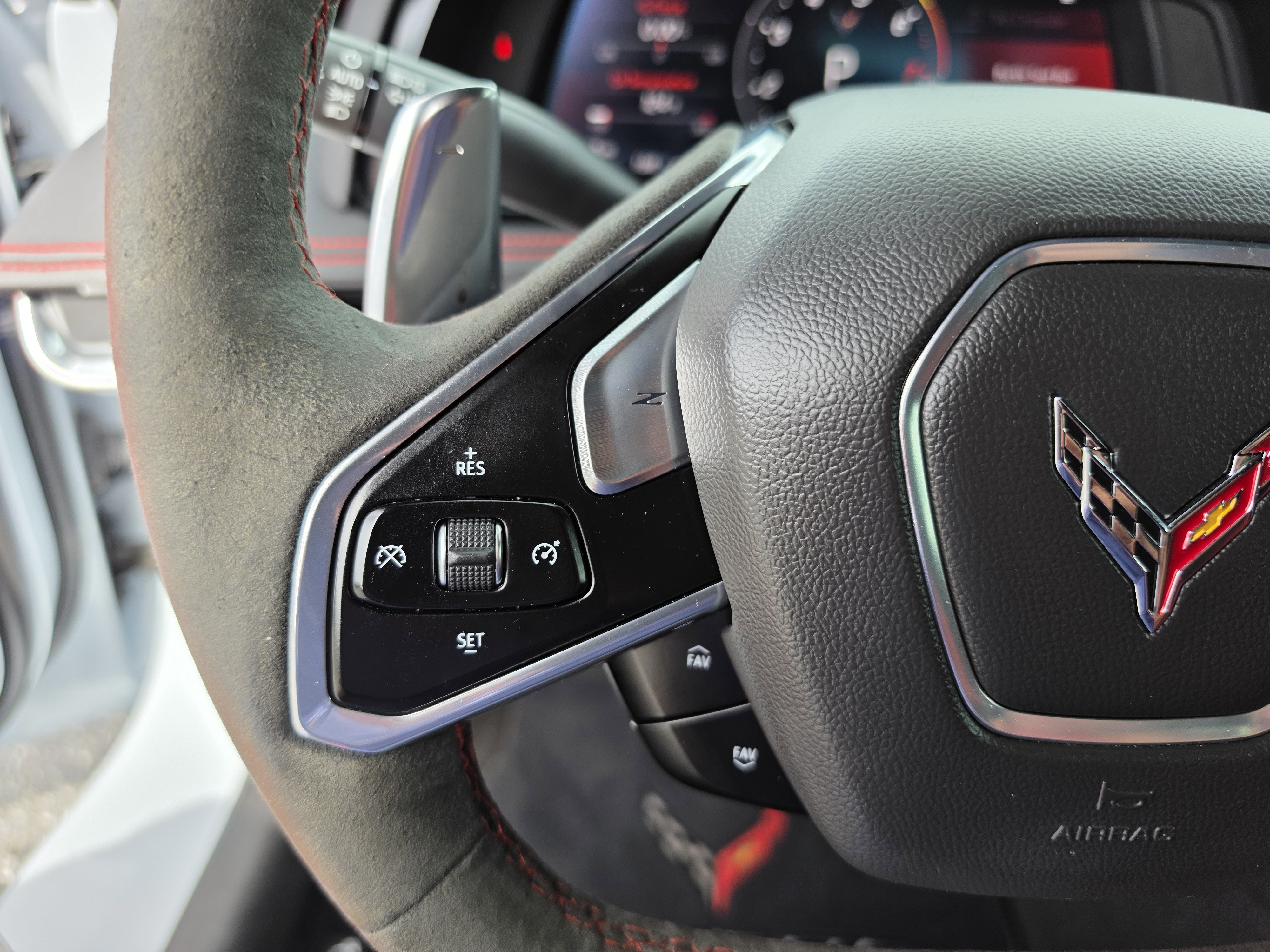 Used 2020 Chevrolet Corvette Stingray Preferred Cpe w/ 2LT Preferred Equipment Group RWD image 31
