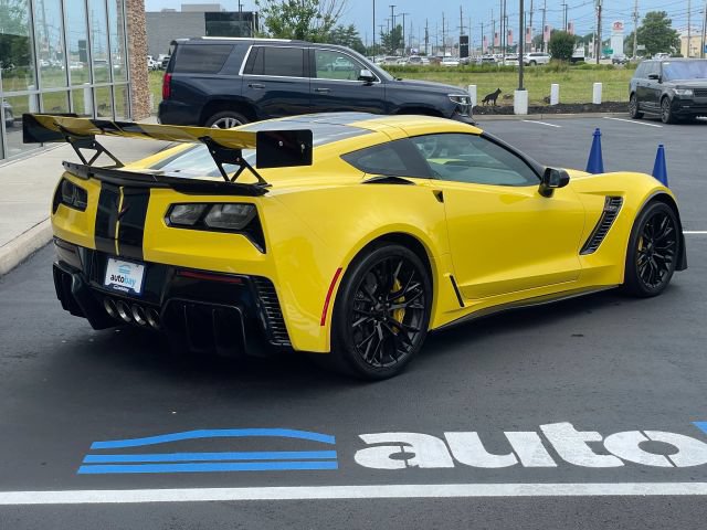 Used 2016 Chevrolet Corvette Z06 w/ Z07 Performance Package RWD image 11