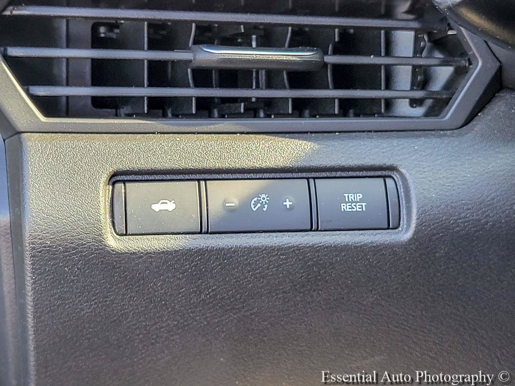 Used 2025 Nissan Altima 2.5 SV FWD image 15