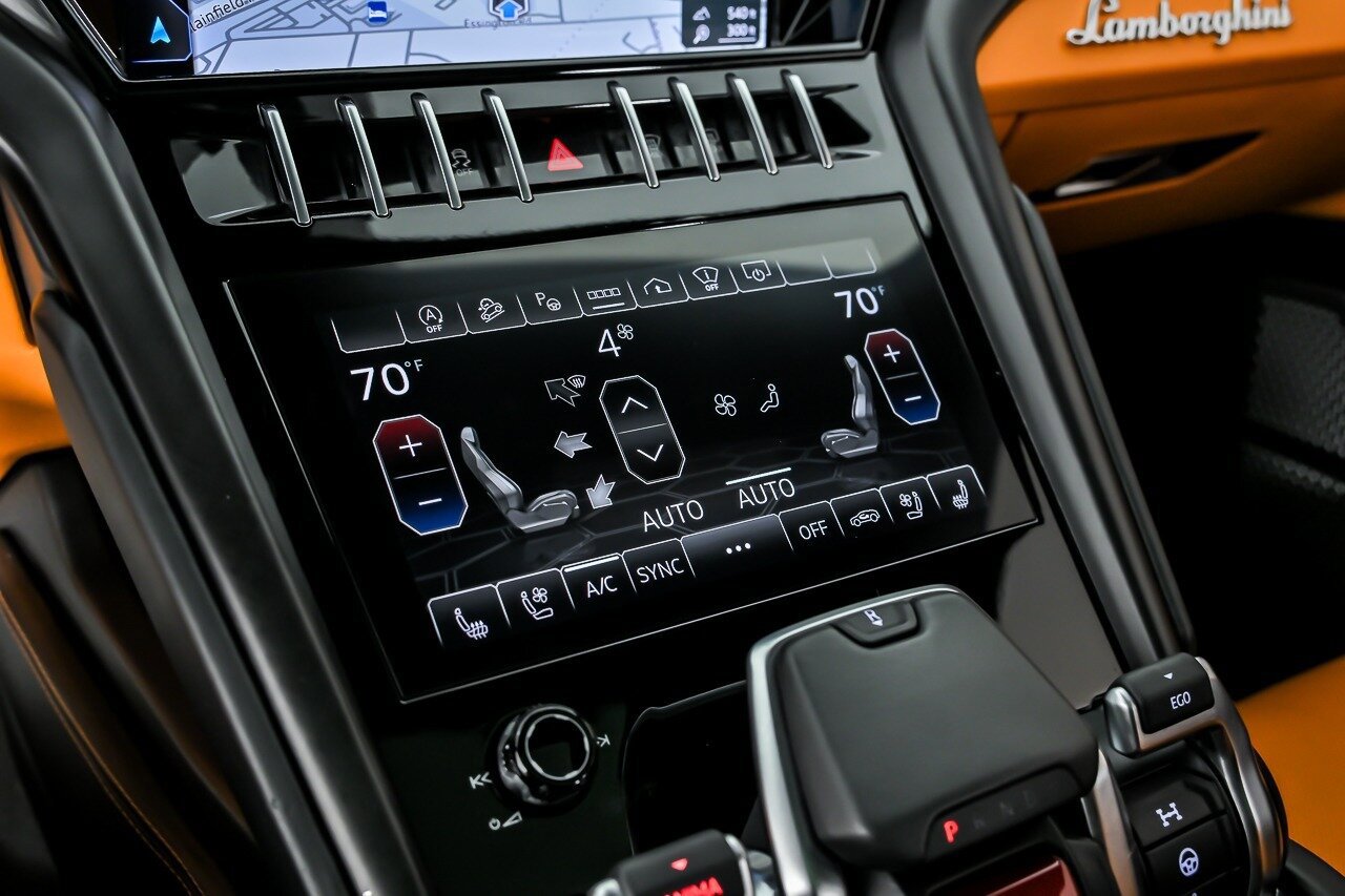 Used 2022 Lamborghini Urus AWD/4WD image 38