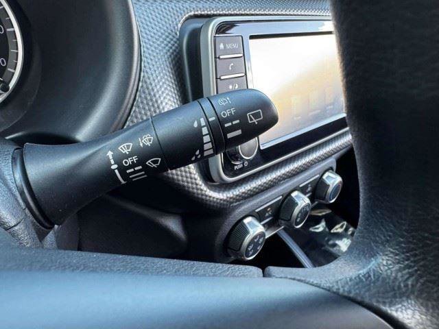Used 2020 Nissan Kicks S FWD image 21