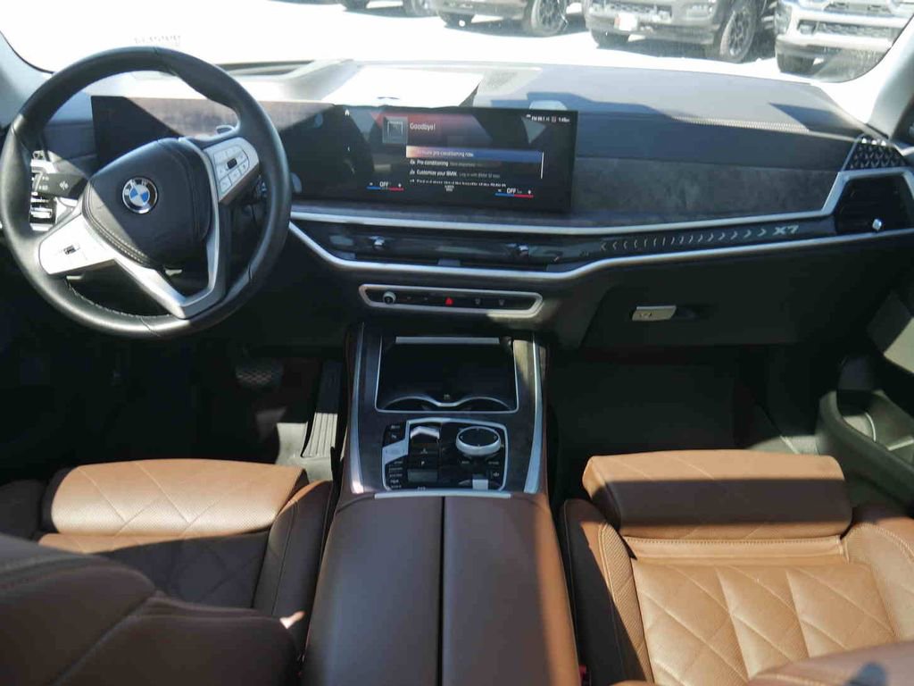 Used 2023 BMW X7 xDrive40i w/ Premium Package image 5