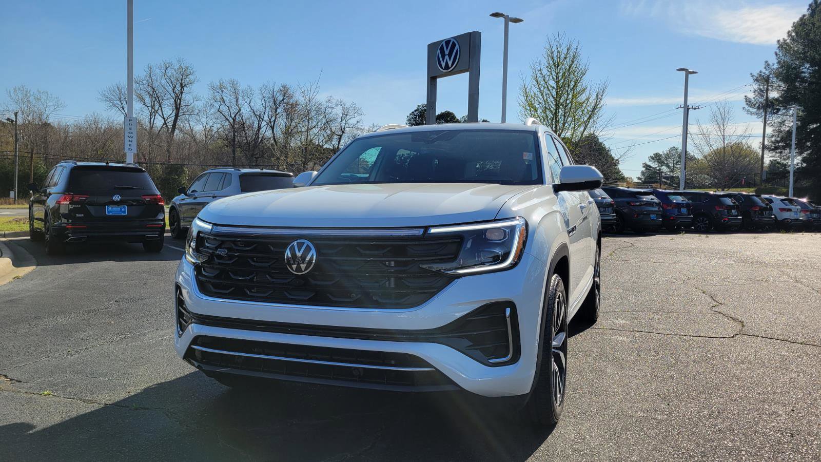 New 2026 Volkswagen Atlas SEL Premium R-Line image 9