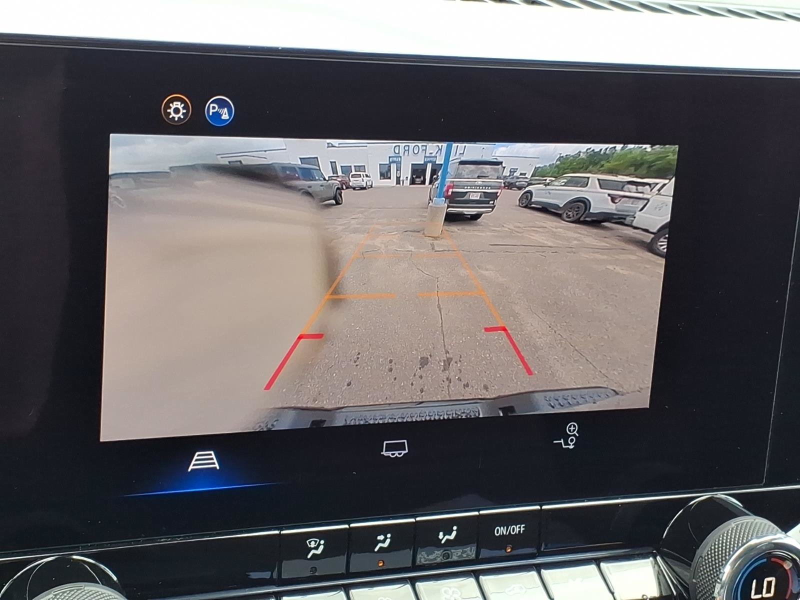 Used 2025 Chevrolet Colorado Trail Boss AWD/4WD image 14