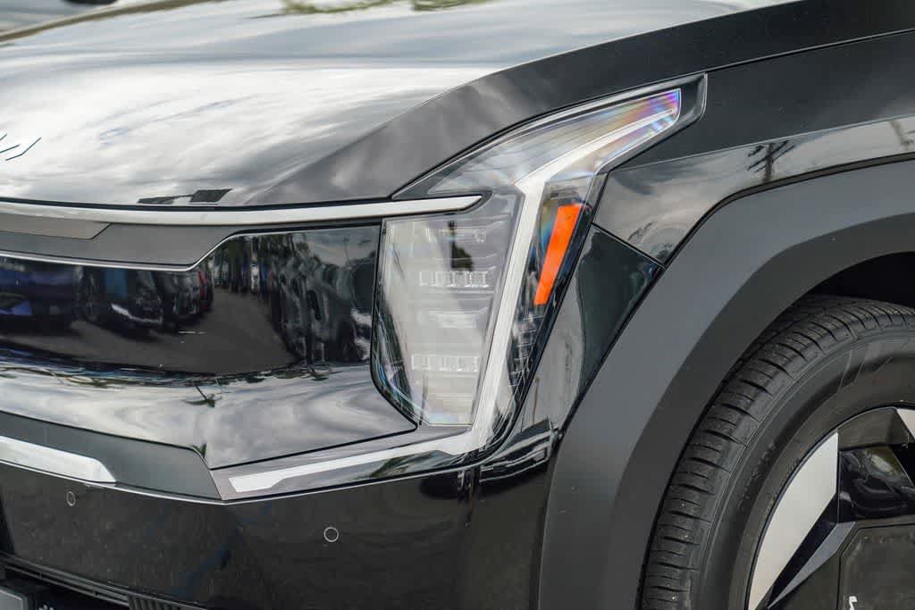 Certified 2024 Kia EV9 Wind AWD/4WD image 8