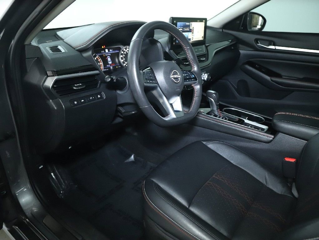 Certified 2024 Nissan Altima 2.0 SR FWD image 19