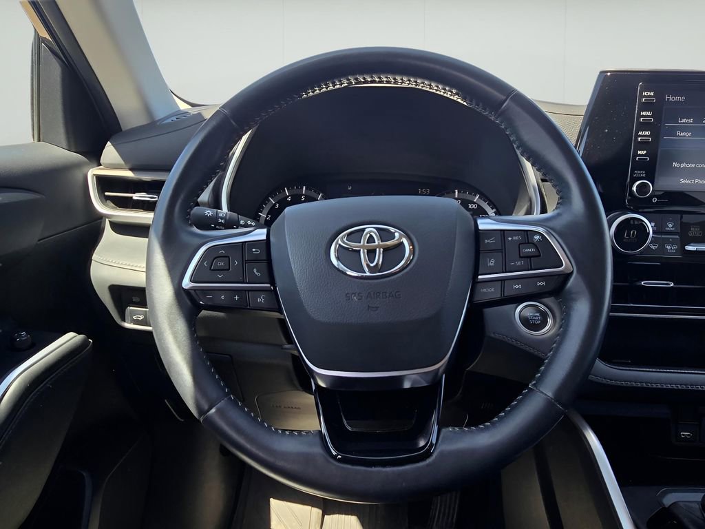 Used 2021 Toyota Highlander XLE AWD/4WD image 13