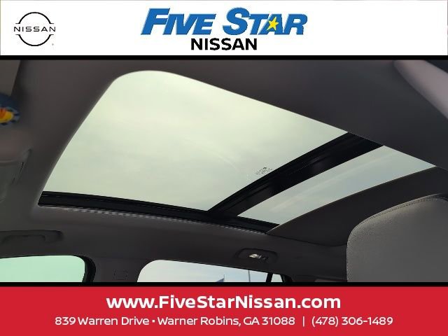 Used 2024 GMC Terrain SLT image 22