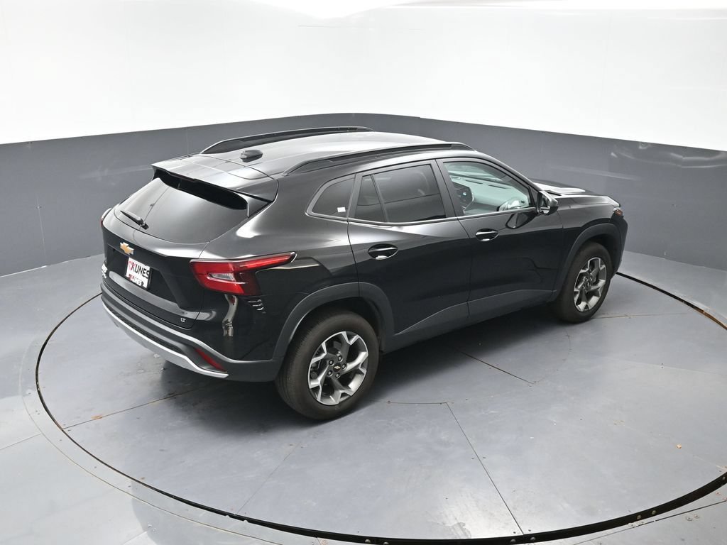 Used 2025 Chevrolet Trax LT FWD image 42