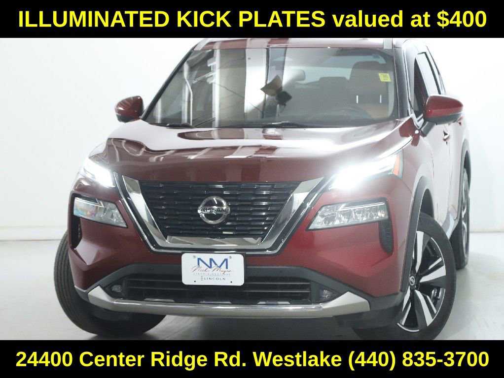 Used 2021 Nissan Rogue Platinum image 3