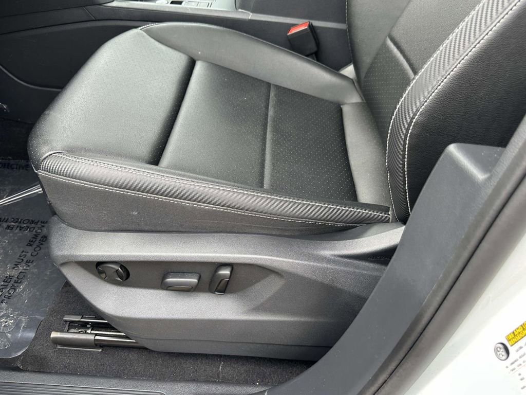 Certified 2023 Volkswagen Atlas Cross Sport SE image 21