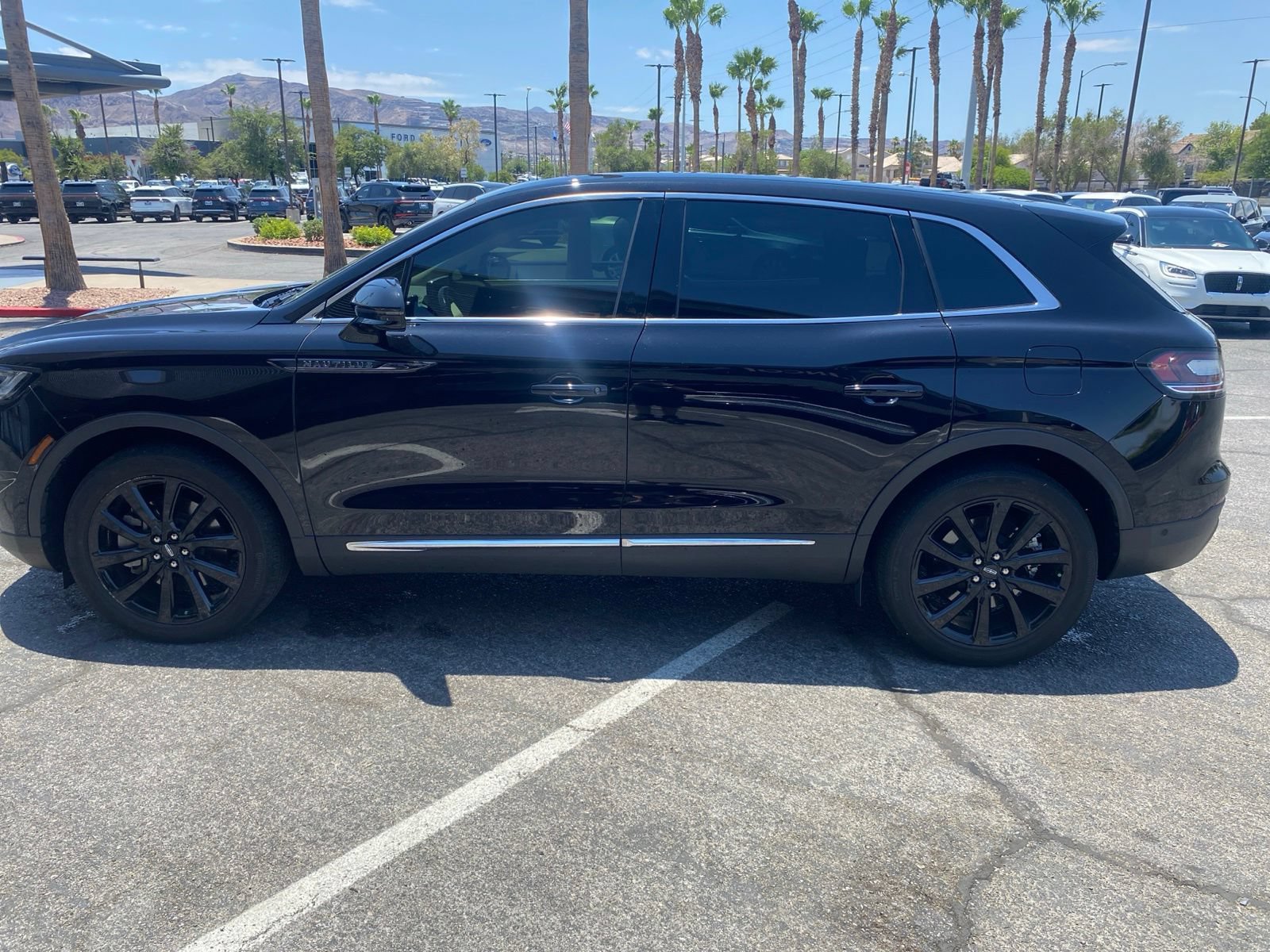 Used 2022 Lincoln Nautilus Reserve AWD/4WD image 8
