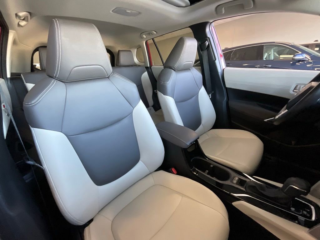 Used 2024 Toyota Corolla Cross XLE image 19