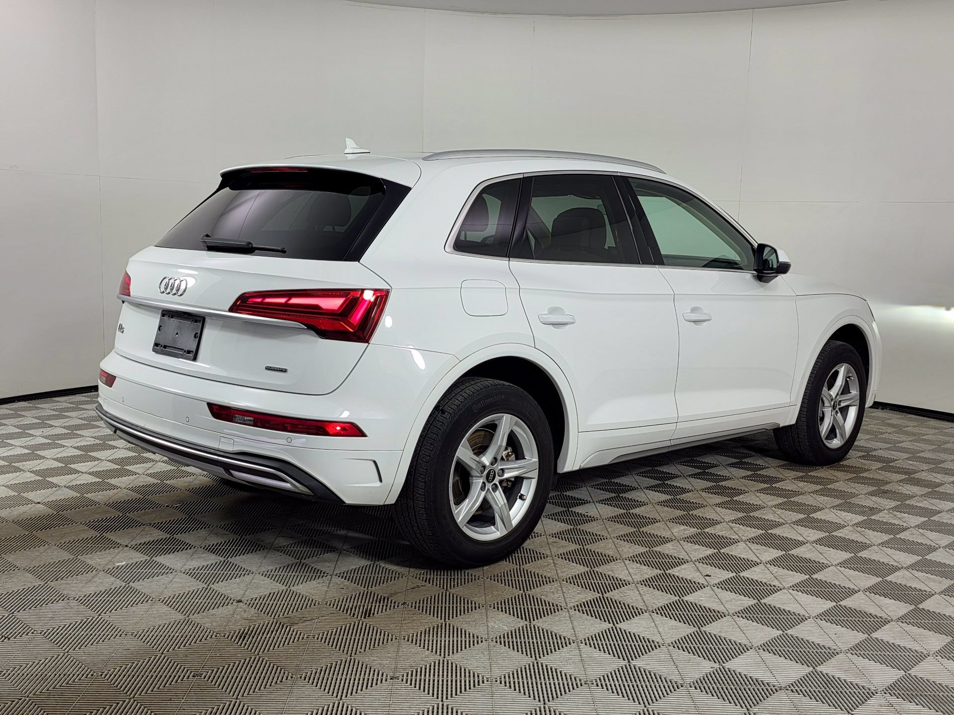 Certified 2023 Audi Q5 Premium Plus w/ Convenience Package AWD/4WD image 7