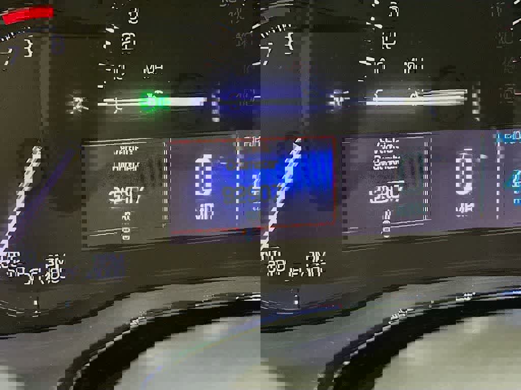 Used 2017 Cadillac XT5 Luxury w/ Driver Awareness Package AWD/4WD image 20