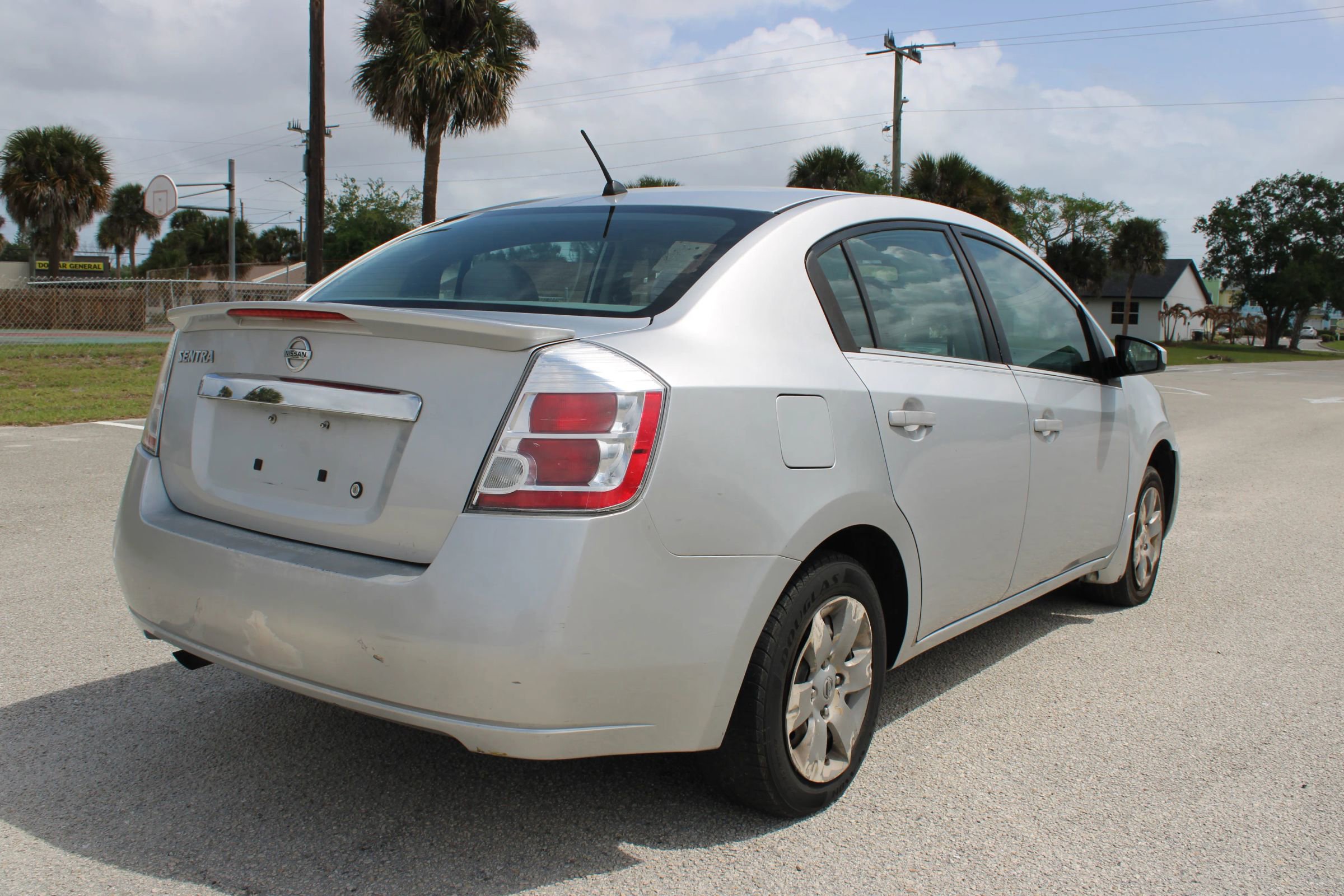 Used 2011 Nissan Sentra 2.0 image 16