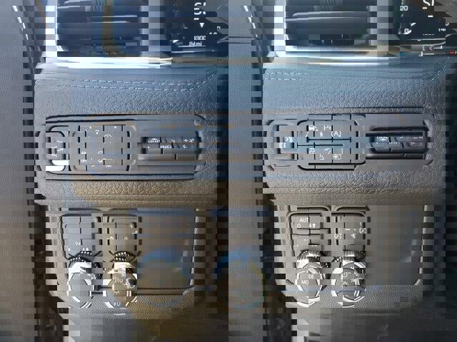 Used 2024 GMC Yukon Denali image 30