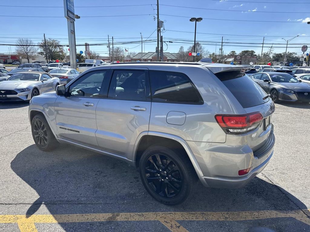 Used 2020 Jeep Grand Cherokee Altitude image 6