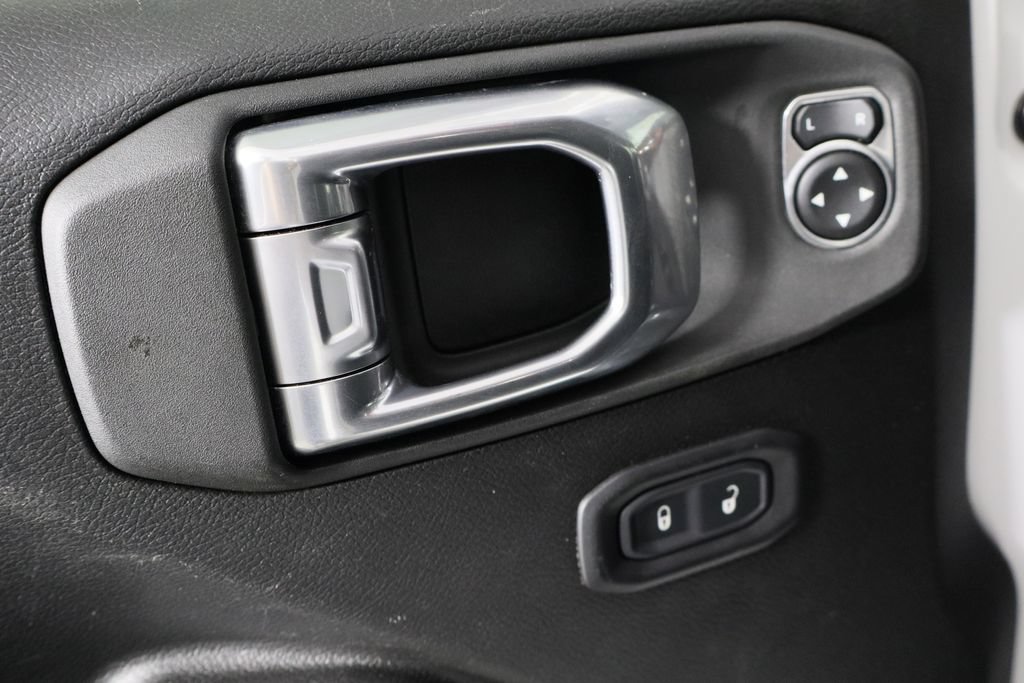 Used 2022 Jeep Wrangler Unlimited Rubicon AWD/4WD image 18