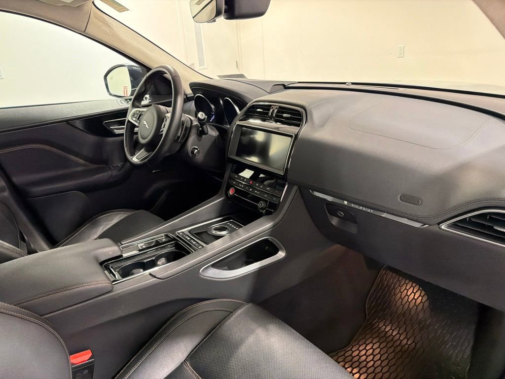 Used 2020 Jaguar F-PACE Prestige AWD/4WD image 23