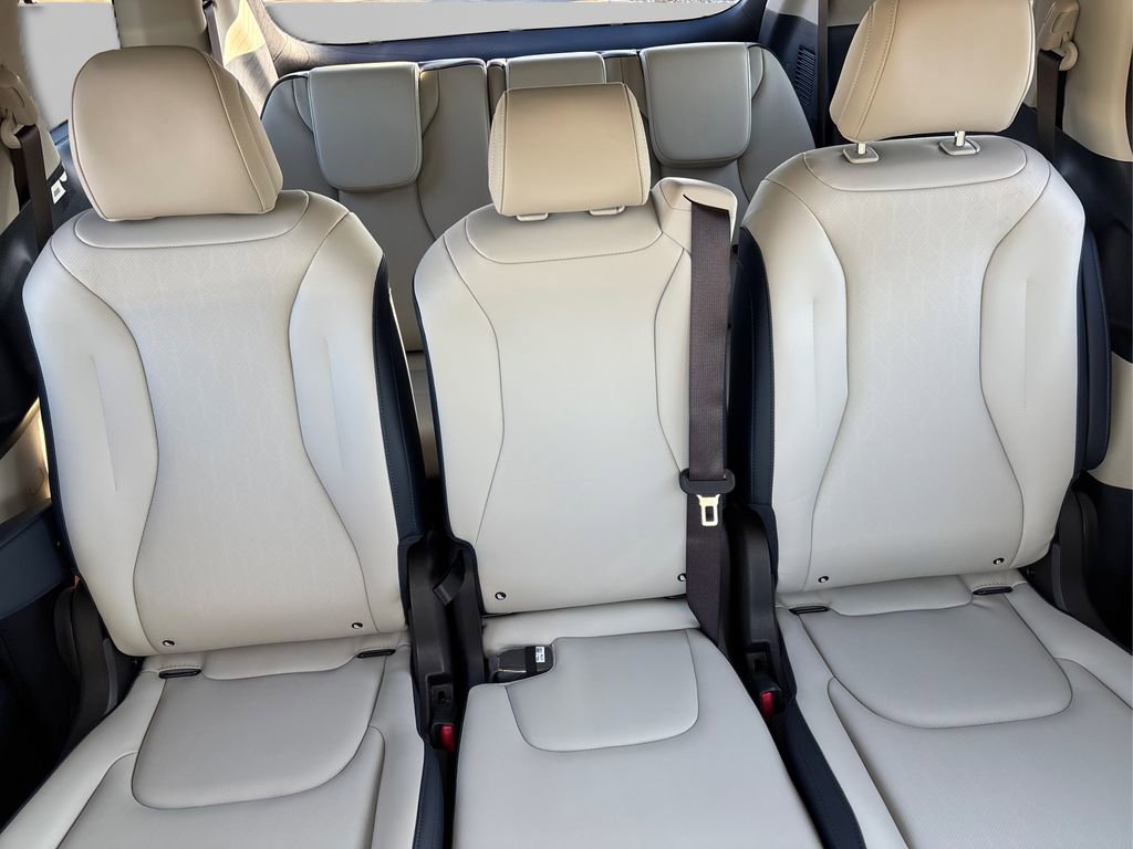 New 2026 Kia Carnival EX image 10