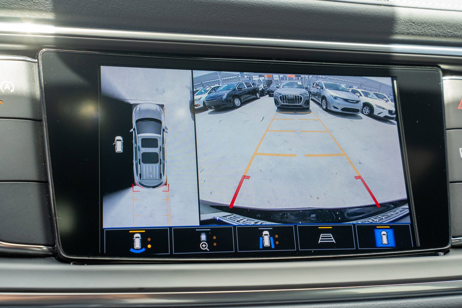 Used 2024 Buick Enclave Essence w/ Technology Package FWD image 35