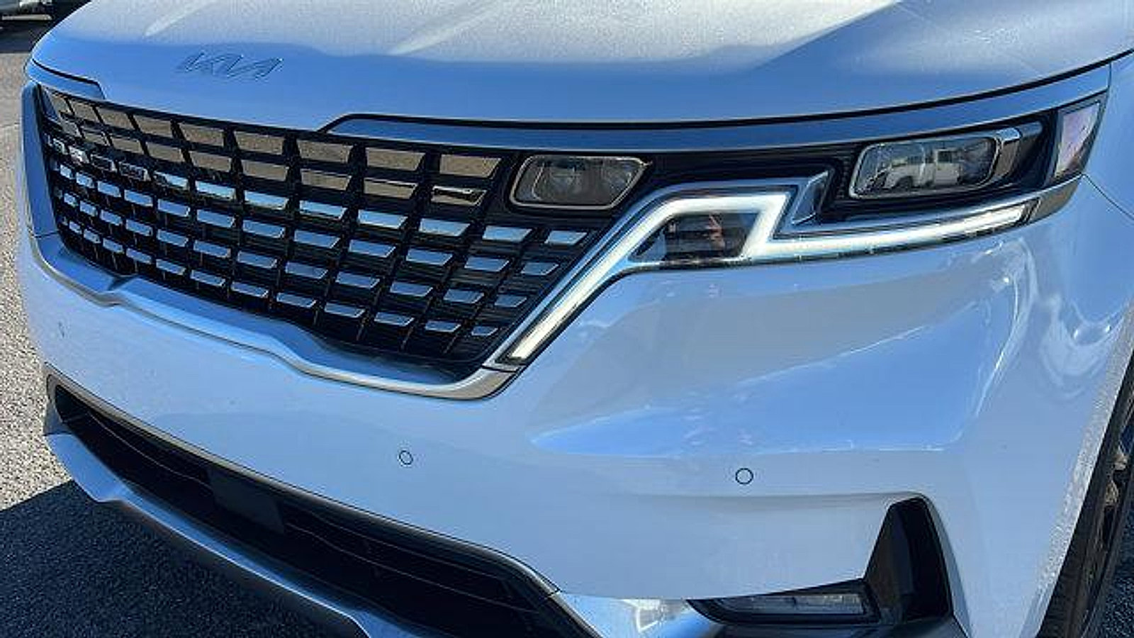 Used 2023 Kia Carnival SX Prestige image 9