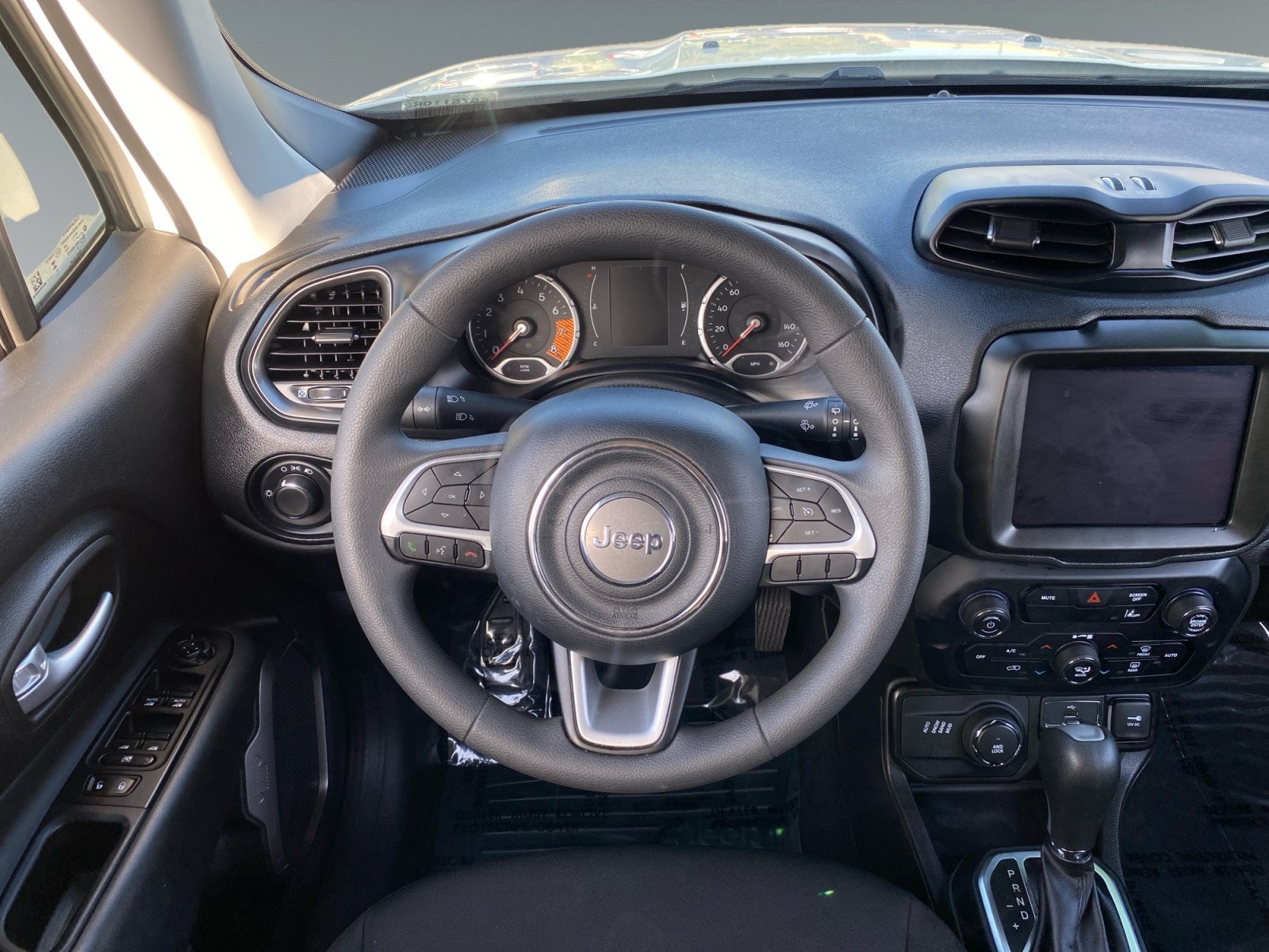 Used 2023 Jeep Renegade Latitude AWD/4WD image 12