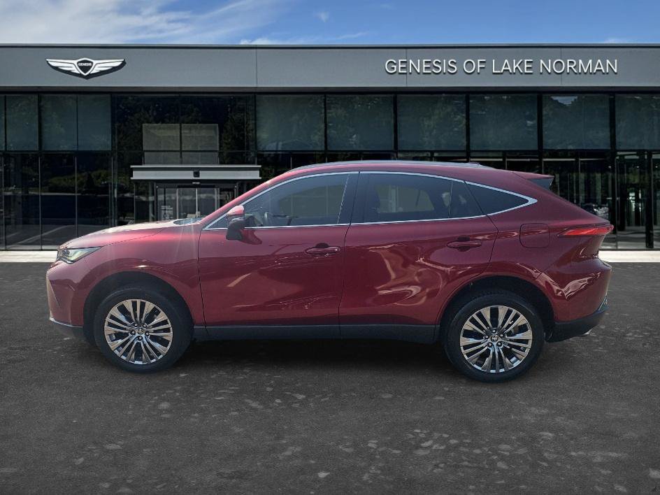 Used 2022 Toyota Venza XLE AWD/4WD image 7