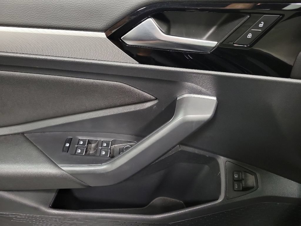 Used 2021 Volkswagen Jetta R-Line FWD image 19